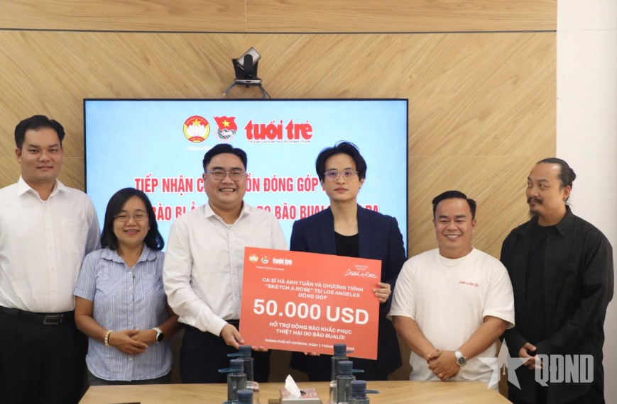 Ngọn lửa nghĩa tình của văn nghệ sĩ